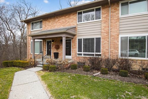 2-1043 N Old Woodward Ave, Birmingham, MI, 48009-5412 | Card Image