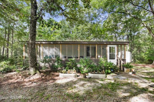 573 Pine Grove Road, Picayune, MS, 39466 | Card Image