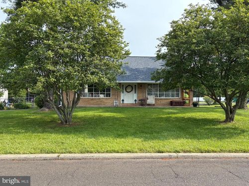 114 Nursery Ave, Levittown, PA, 19057-1110 | Card Image