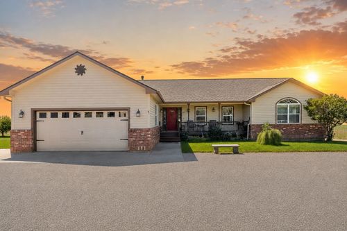 8715 W Antler Rd, Deer Park, WA, 99006-9487 | Card Image