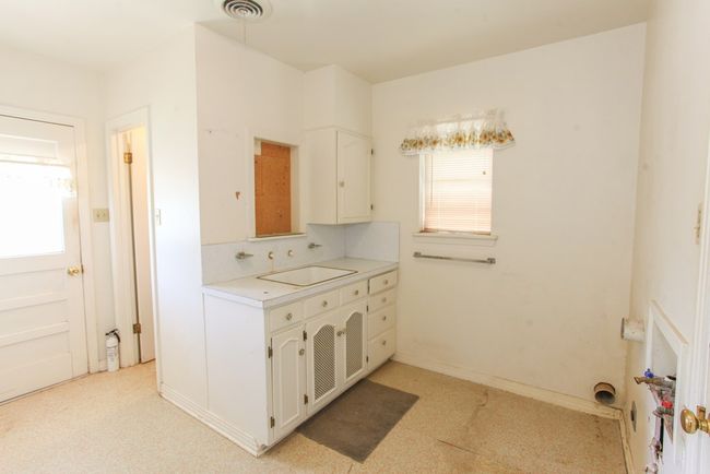 2608 E 24 Th St, House other with 3 bedrooms, 3 bathrooms and 2 parking in Big Spring TX | Image 18