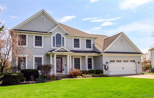 5511 Old Lakeshore Rd, Hamburg, NY, 14075 | Card Image
