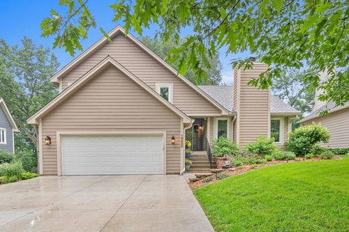 16450 S Manor Rd, Eden Prairie, MN, 55346-2302 | Card Image