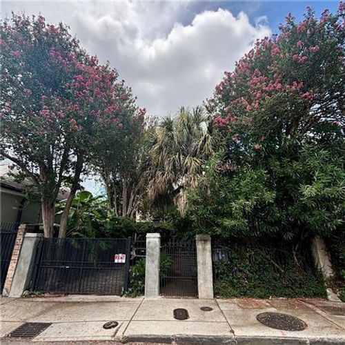 a-837 Governor Nicholls St, New Orleans, LA, 70116-2417 | Card Image