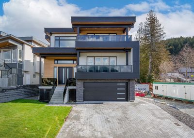 4 - 3385 Mamquam Rd, Home with 6 bedrooms, 6 bathrooms and 5 parking in Squamish BC | Image 1