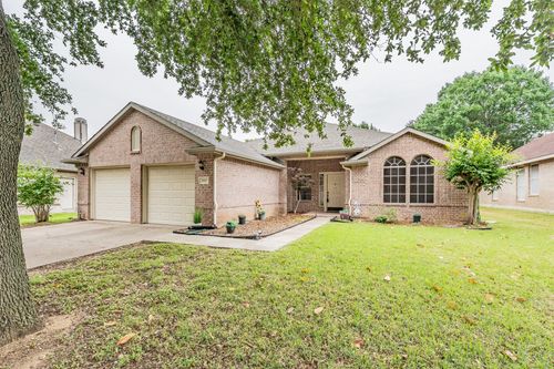 3917 Larkspur Dr, Haltom City, TX, 76137-5819 | Card Image