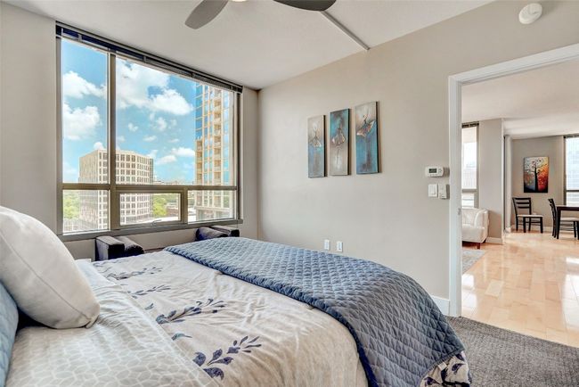 APT-1301 - 300 Bowie St, Condo with 2 bedrooms, 2 bathrooms and 2 parking in Austin TX | Image 23