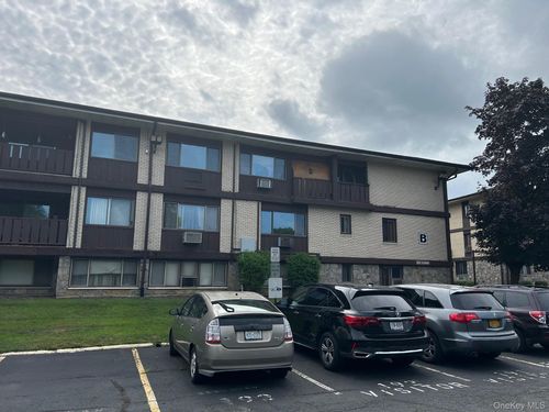 b-18-260 N Main St, Spring Valley, NY, 10977-4086 | Card Image