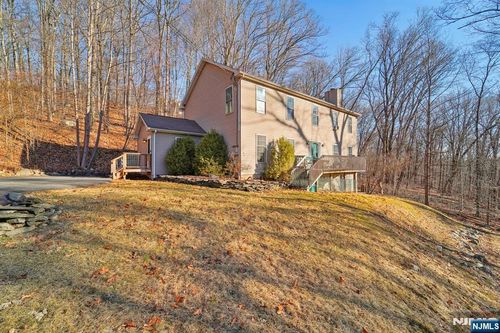 1007 Hillside Ave, Newton, NJ, 07860-6728 | Card Image