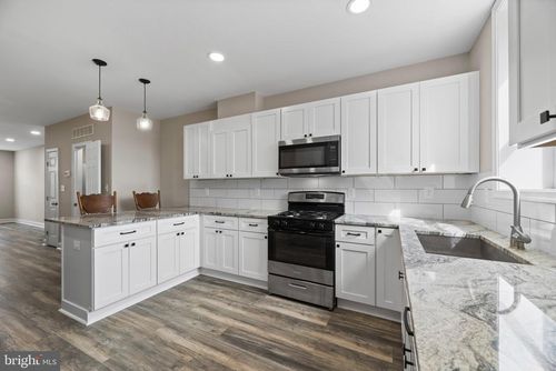 29 N Clinton St, BALTIMORE, MD, 21224-1403 | Card Image