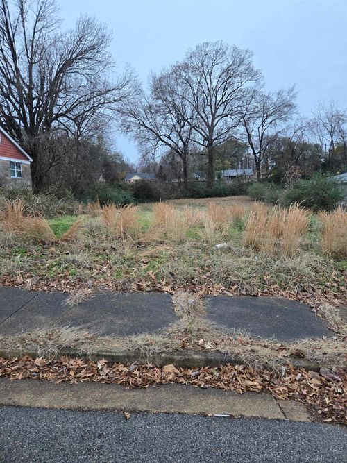 3233 Charlotte Rd, Memphis, TN, 38109-2849 | Card Image