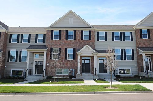 530 Cimmaron Cir, Crystal Lake, IL, 60012-3719 | Card Image