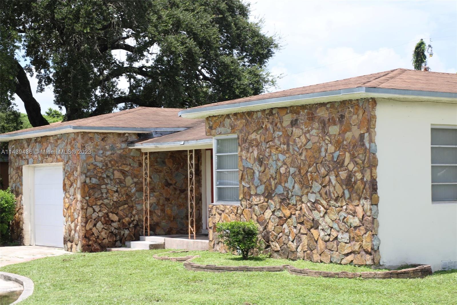 28th St, West Park, FL 33023