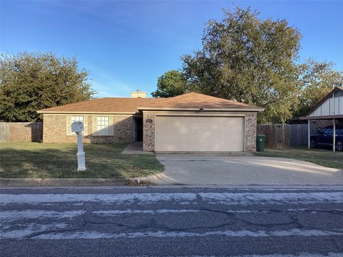 5915 Willow Branch Dr, Arlington, TX, 76017-4020 | Card Image