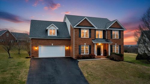 2324 Foxfield Ln, Salem, VA, 24153-4740 | Card Image
