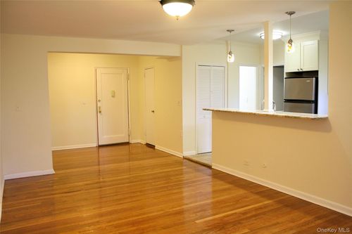 apt-1h-2 Greenridge Ave, White Plains, NY, 10605-1235 | Card Image