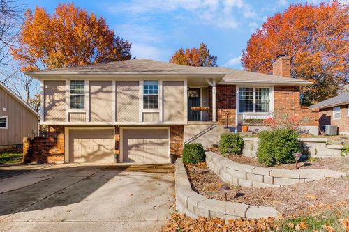 620 Se Adobe Drive, Lee's Summit, MO, 64063 | Card Image