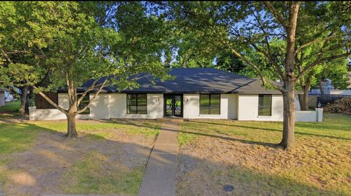 729 Surrey Cir, Grand Prairie, TX, 75050-6324 | Card Image