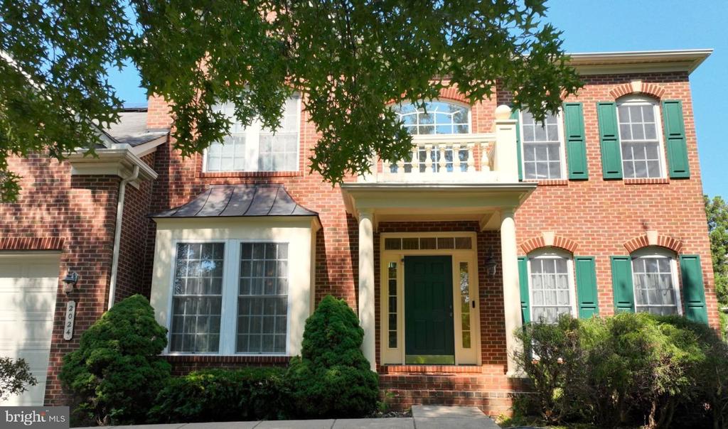 Residential in WOODBRIDGE 3