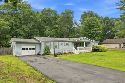 27 Delaware Dr, Sparrow Bush, NY, 12780-5401 | Card Image