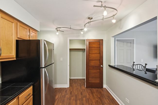 APT-1B - 493 Mchenry Rd, Condo with 1 bedrooms, 1 bathrooms and 2 parking in Wheeling IL | Image 11