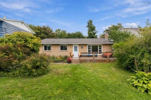 43 Fader St, House with 4 bedrooms, 2 bathrooms and null parking in Dartmouth NS | Card Image