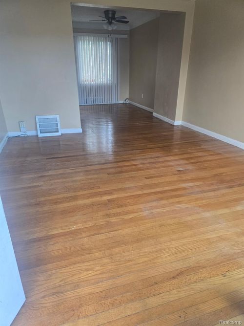 18689 Meyers Rd, Detroit, MI, 48235-1310 | Card Image