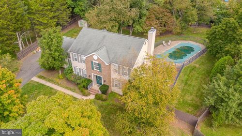 6 Fountain Dr, Somerset, NJ, 08873-4138 | Card Image
