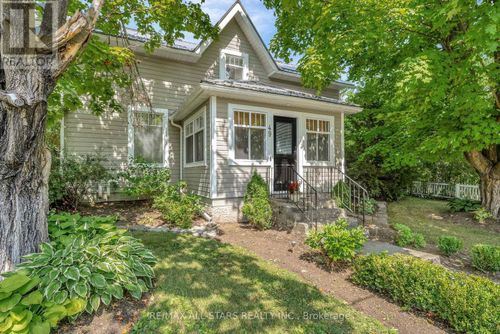 49 John St, Fenelon Falls, ON, K0M1N0 | Card Image