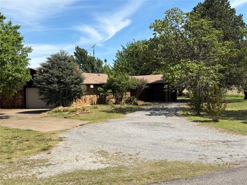 10296 N 2310 Rd, Clinton, OK, 73601-7548 | Card Image