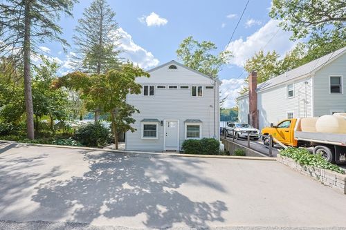 18 Lakeshore Dr, Hopkinton, MA, 01748-2712 | Card Image