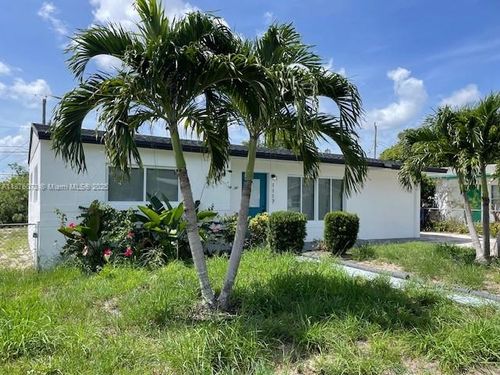 1117 W 26th Ct, Riviera Beach, FL, 33404-4102 | Card Image