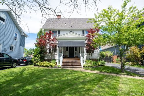 93 Long Ave, Hamburg, NY, 14075-6208 | Card Image