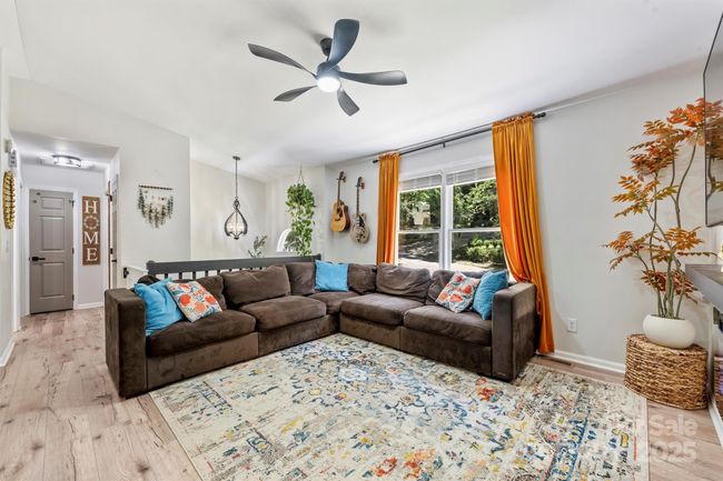 27037 Tidal Way, House other with 4 bedrooms, 2 bathrooms and null parking in Tega Cay SC | Image 9