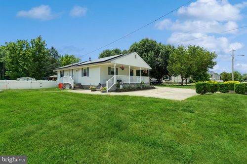 410 Erie Ave, CARNEYS POINT, NJ, 08069-2611 | Card Image