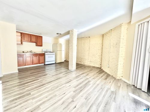 b2-125 Hillside Ave, Waterbury, CT, 06710-2173 | Card Image