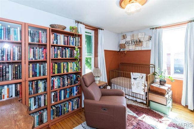 Rear bedroom, shelves to stay. | Image 34