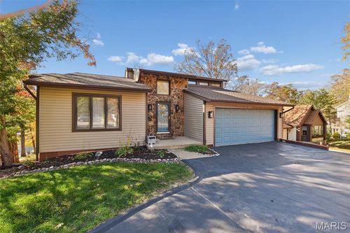 9833 E Vista Dr, Hillsboro, MO, 63050-3240 | Card Image