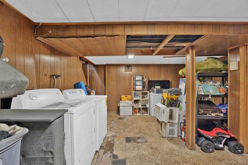 692 Beck St, Uniondale, NY, 11553-2214 | Card Image