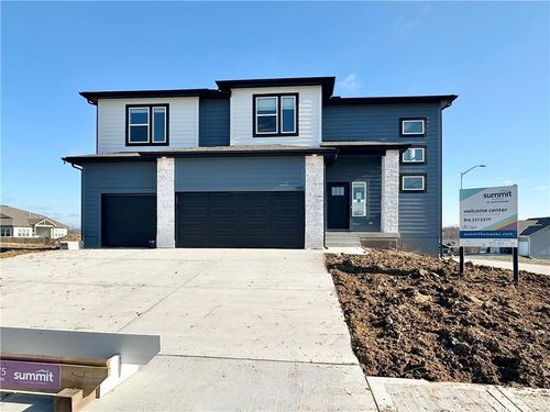 9031 Sw 5th St, Lees Summit, MO, 64064 | Card Image