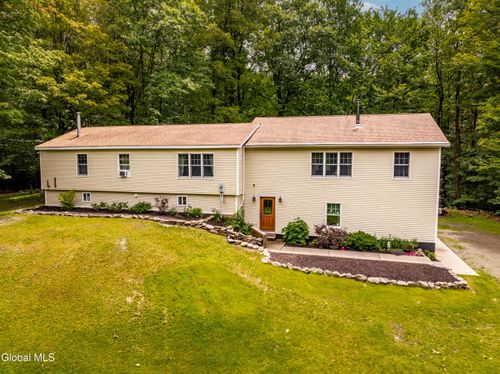 742 Babcock Lake Rd, Petersburg, NY, 12138-6202 | Card Image