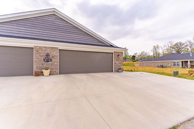 B - 5322 Dauby Dr, Condo with 3 bedrooms, 2 bathrooms and null parking in Evansville IN | Image 35