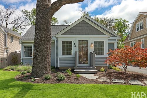 115 N Hager Ave, Barrington, IL, 60010-3002 | Card Image