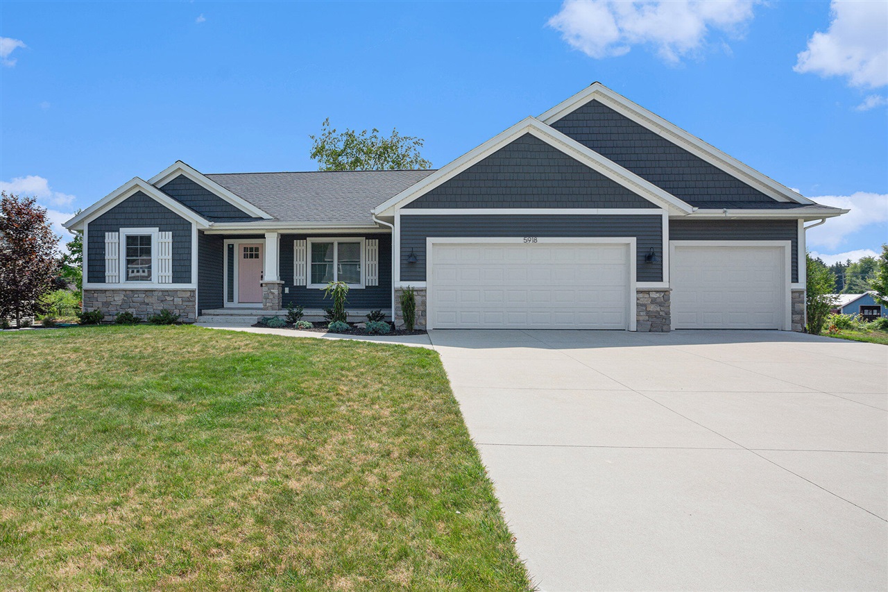Lynn Dr, Allendale, MI 49401