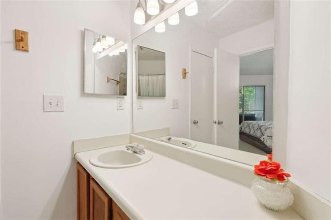 702 Glenleaf Dr, Condo with 2 bedrooms, 2 bathrooms and null parking in Peachtree Corners GA | Image 26