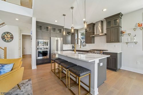 2 Lawrence Ln, Denville, NJ, 07834-3530 | Card Image