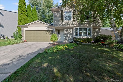 186 Wellington Dr, South Lyon, MI, 48178-1243 | Card Image