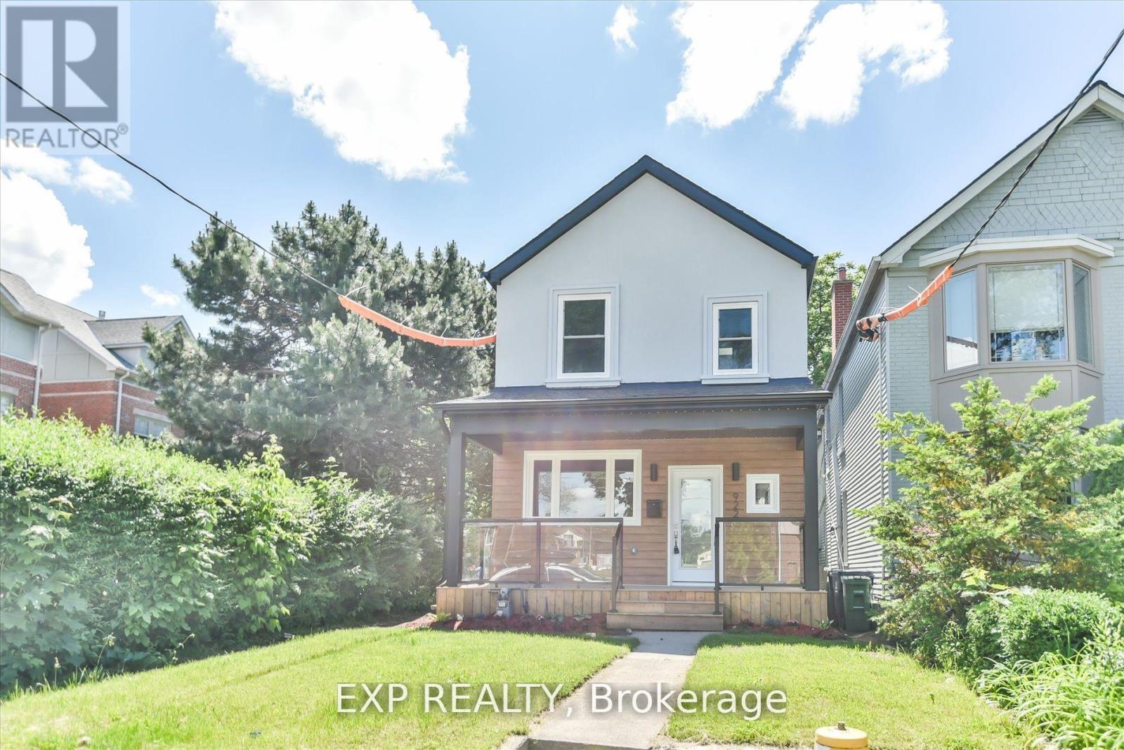 Residential Lease in Toronto (Playter Estates-Danforth)