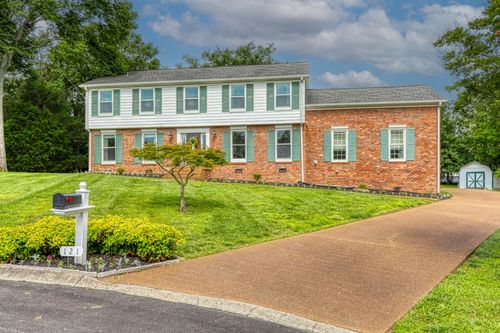 121 E Ervin Dr, Hendersonville, TN, 37075-4493 | Card Image