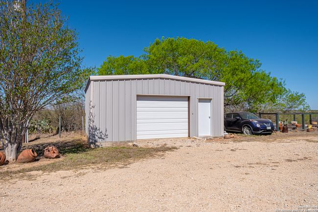 2148 County Road 220, Home with 3 bedrooms, 2 bathrooms and null parking in Floresville TX | Image 7